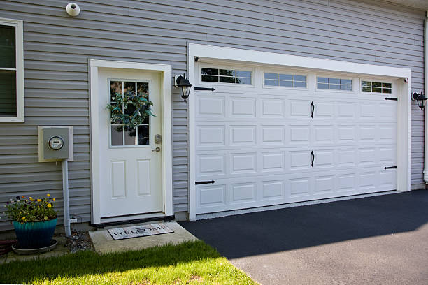 24/7 Emergency Garage Door Panel Replacement experts in Butler County County, KS